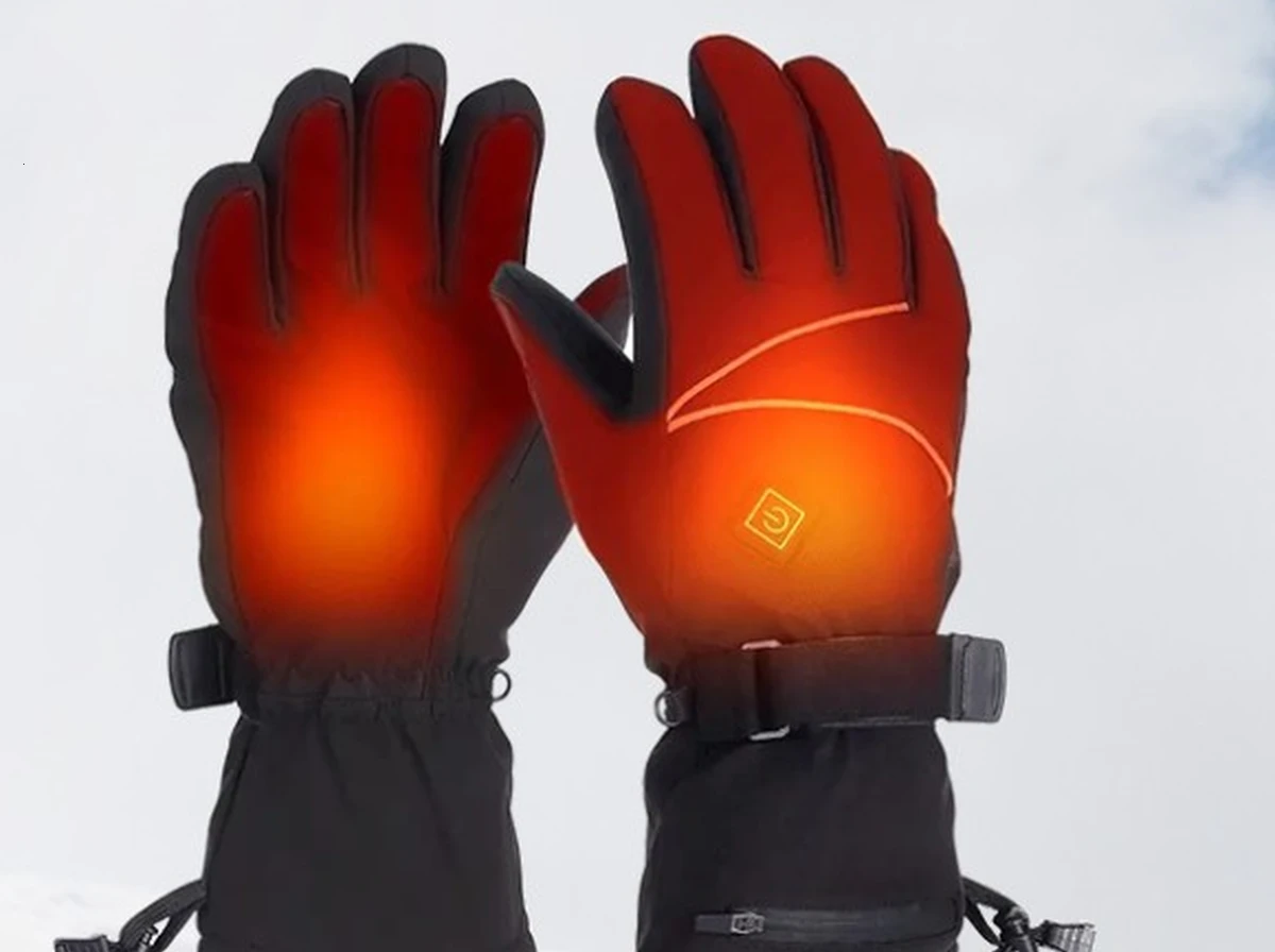 One-Button Illuminated Thermal Control Across All Five Fingers