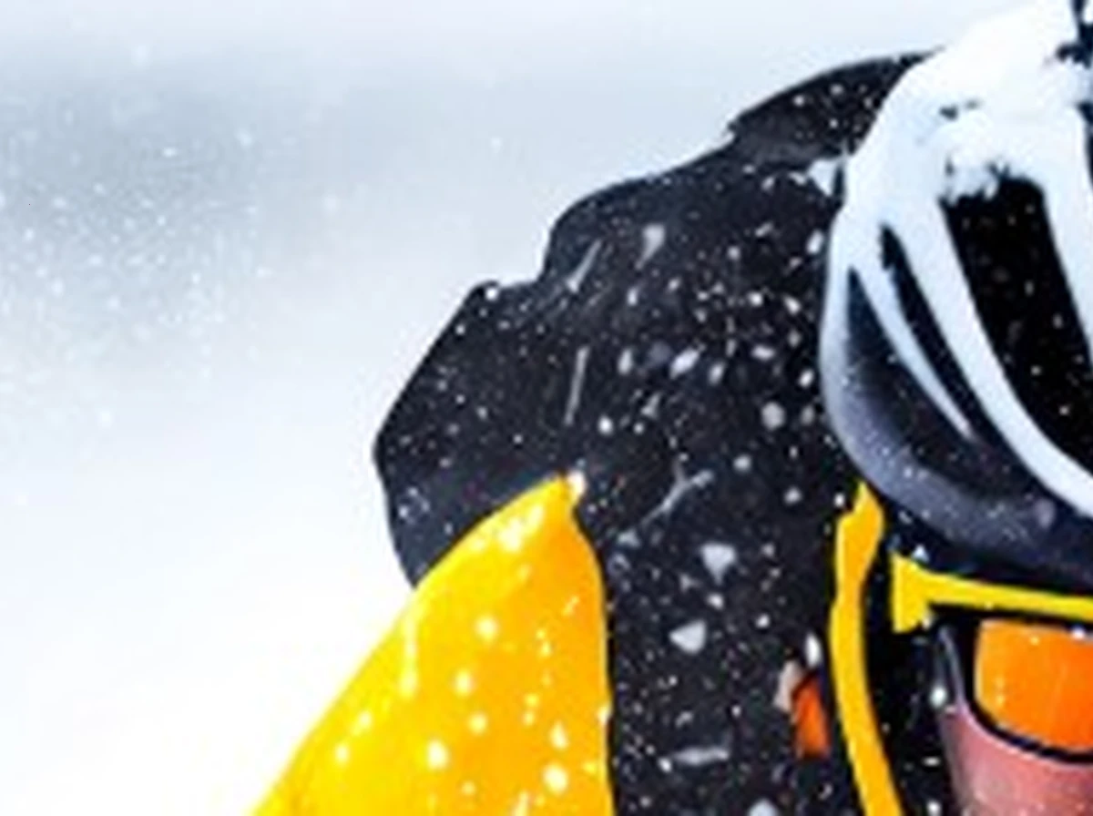 Battery-Free Thermal Insulation vs. Battery Heated Gloves